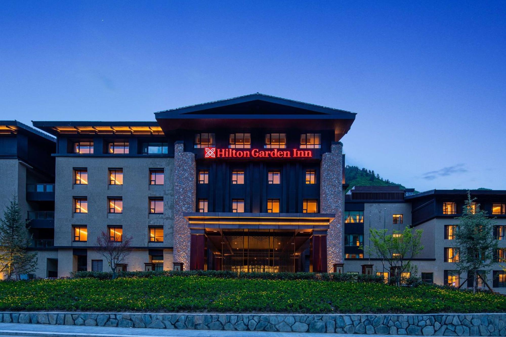 Hilton Garden Inn Jiuzhaigou Extérieur photo